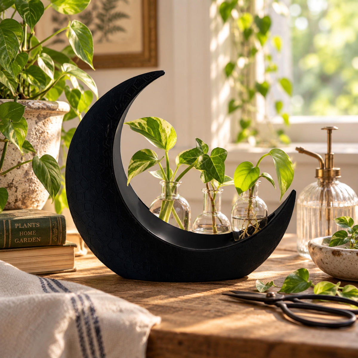 Black Crescent Moon Keepsake Holder, Celestial Home Decor, 3D Printed Jewelry Crystal Holder