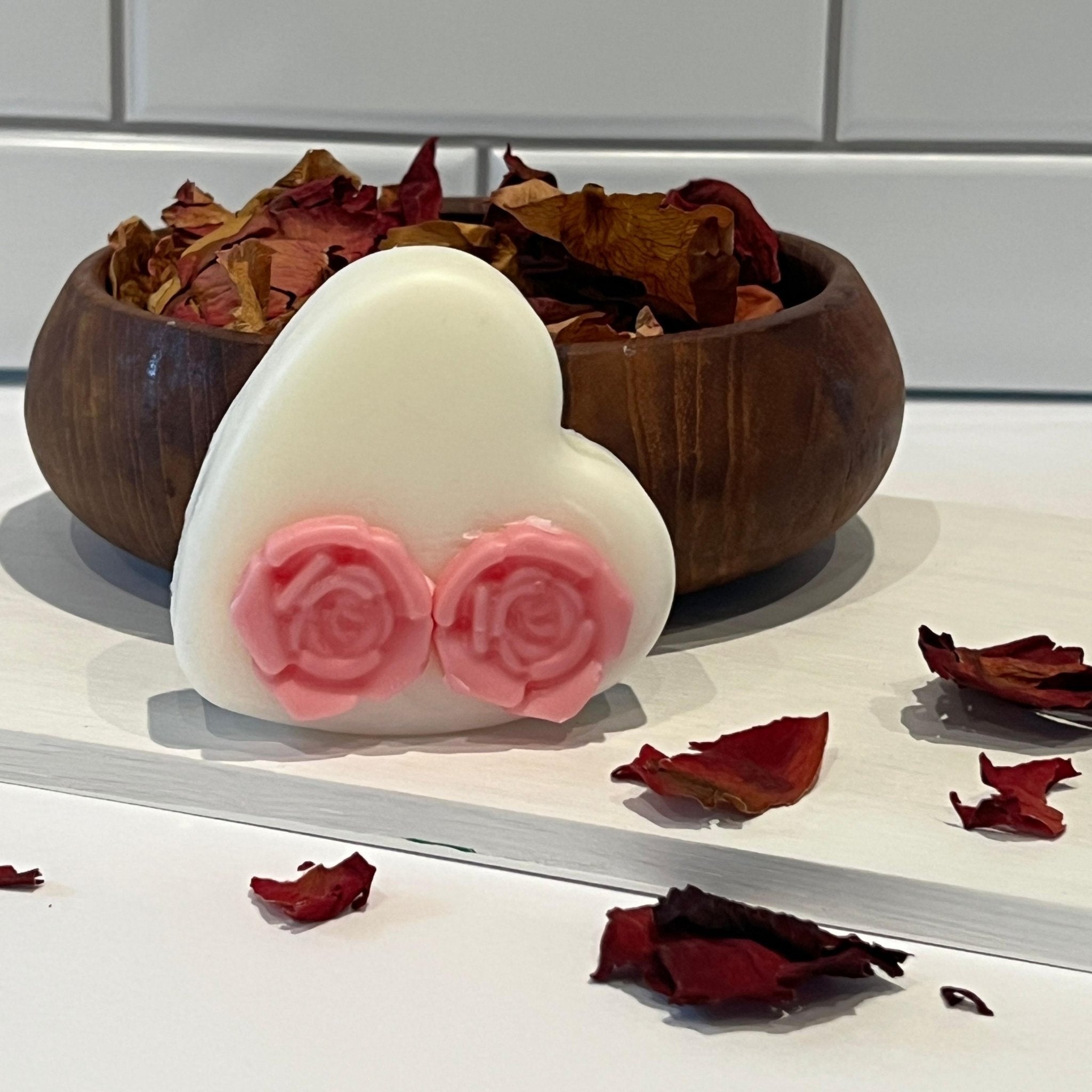 Rose Heart Soy Wax Melt Candle Disc, Floral Wickless Candle Home Fragrance, Cottagecore Favor - Winterberry Hearth