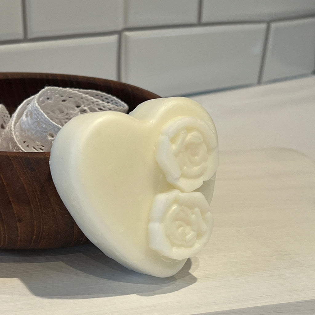 Rose Heart Soy Wax Melt Candle Disc, Floral Wickless Candle Home Fragrance, Cottagecore Favor - Winterberry Hearth
