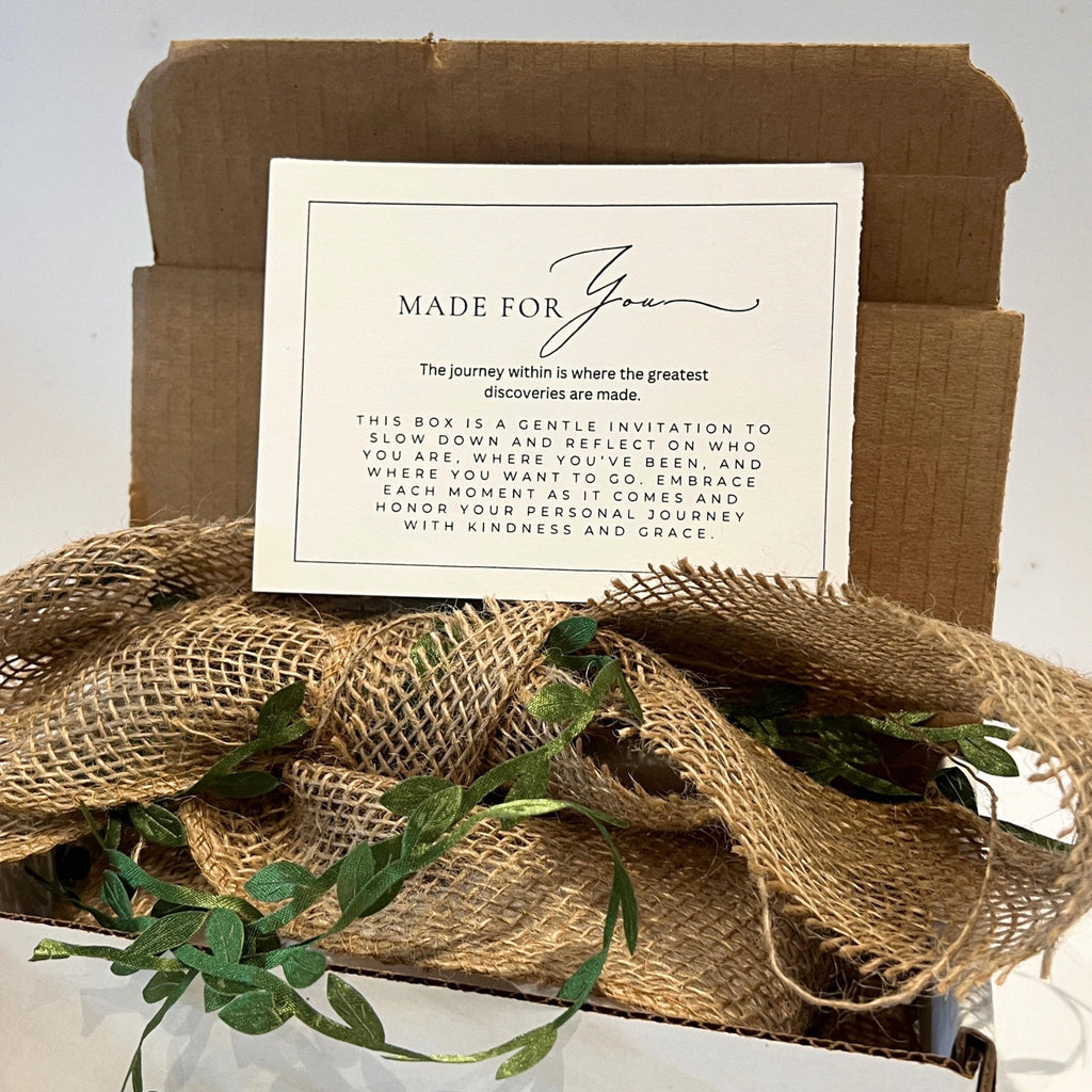 Spiritual Gift Box: Sage, Selenite, Palo Santo & Crystal Wax Melts - Winterberry Hearth